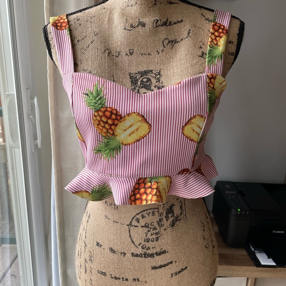 Forever 21 Tops - NWOT. Pineapple Crop Top